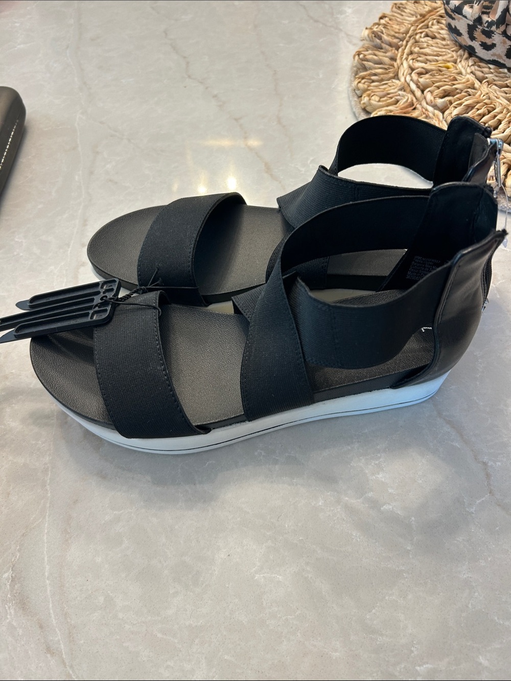 Time and Tru Black Platform Sandal with Crisscross Elastic Straps - Picture 4 of 4